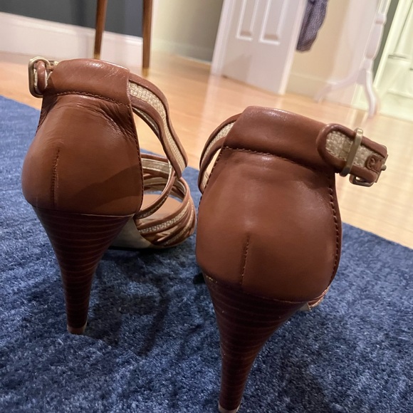 Banana republic sandals, size 9 - Picture 3 of 8